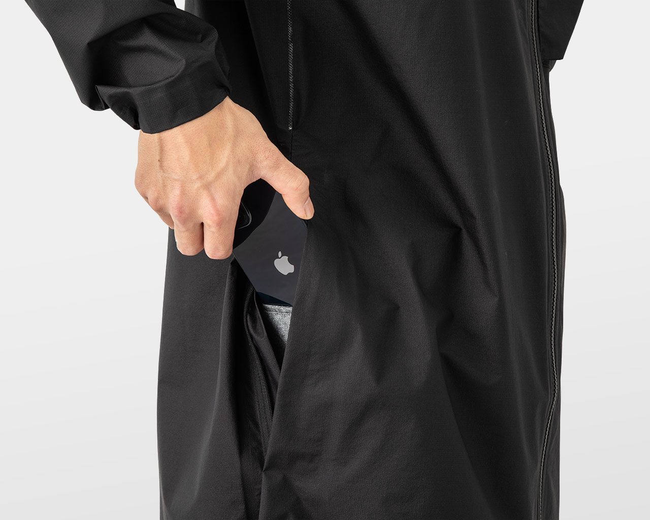 UL All-weather Coat | 山と道 U.L. HIKE & BACKPACKING